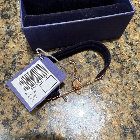 SWAROVSKI ICONIC SWAN BRACELET - Picture 5 of 5